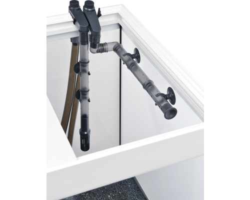 Accessoires d''aquarium dans l''aquarium