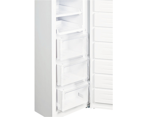 Vue intérieure d''un congélateur avec des tiroirs transparents pour le stockage des aliments