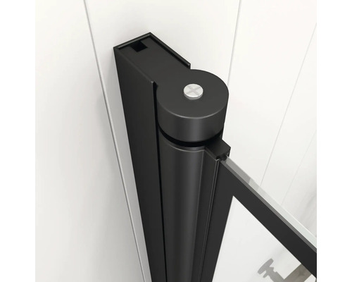 Vue détaillée d''une ferrure de cabine de douche avec fonction de porte pivotante