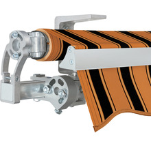 Vue détaillée d''un store rayé avec support argenté.