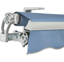 Vue détaillée d''un store banne avec structure métallique et tissu