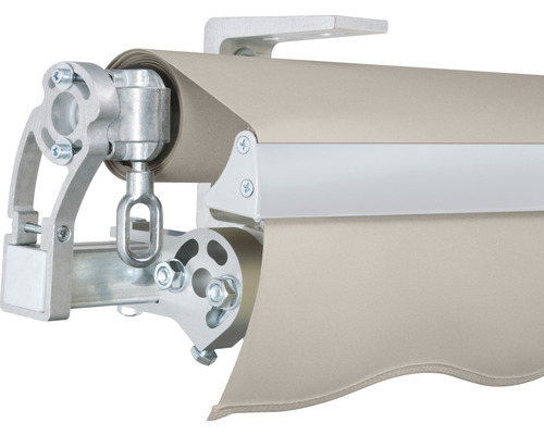 Vue détaillée d''un store banne avec tissu beige clair et mécanisme argenté