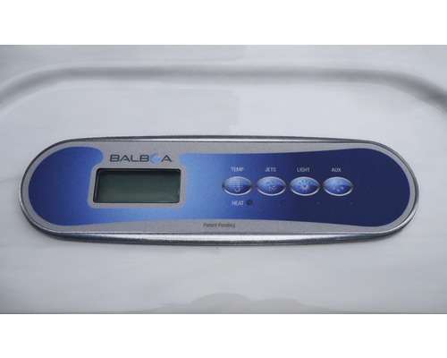 Balboa Steuerungseinheit für Whirlpool mit LCD Anzeige und Bedienknöpfen für Temperatur, Düsen, Licht und Zusatzfunktionen.