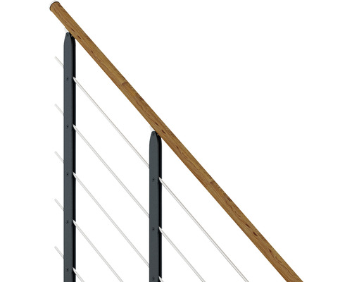 Geländer mit Holzhandlauf und Stahlseilen