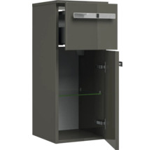 Armoire haute avec deux portes et une étagère en verre