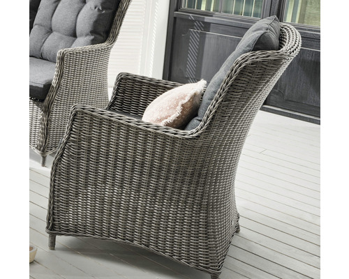 Gartensessel aus Rattan mit Kissen