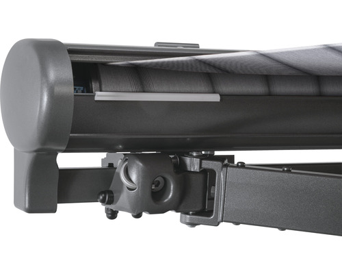 Detailansicht einer Markise mit Gelenkarm