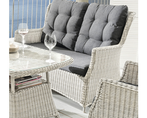 Gartensitzgruppe aus Rattan mit Tisch und Polstern