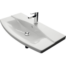 Lavabo en céramique avec robinetterie