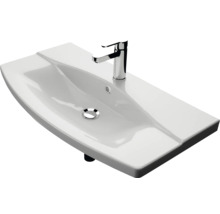 Lavabo en céramique avec robinetterie