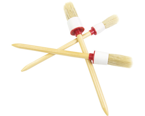 Trois pinceaux ronds à manche en bois et poils naturels croisés
