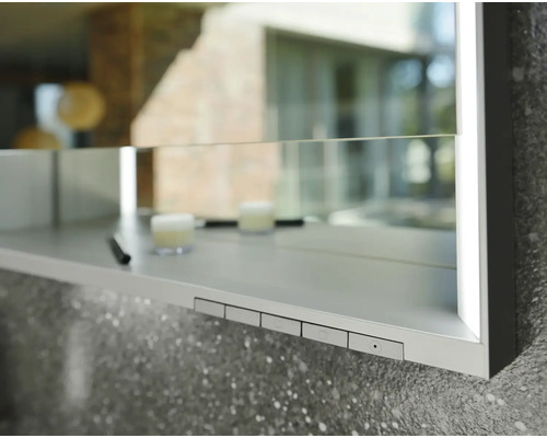 Vue détaillée d''une armoire de toilette avec étagère et éléments de commande