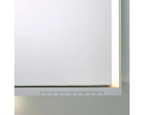 Vue détaillée d''une hotte aspirante avec panneau de commande