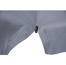 Detailansicht eines Stoffes mit Öse