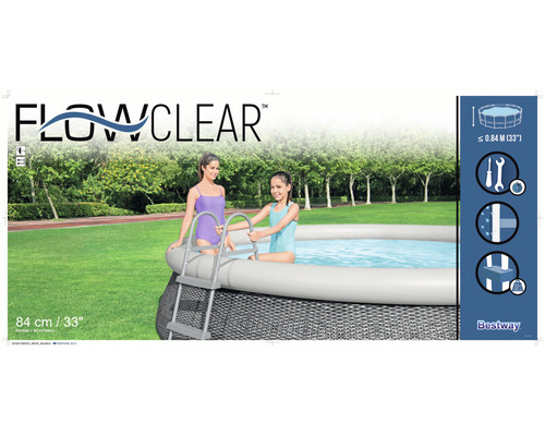 Flowclear Pool mit Leiter im Garten