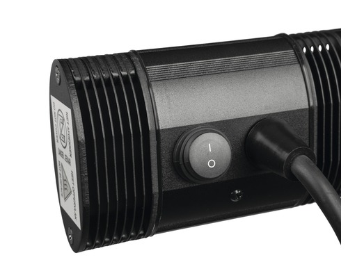 Vue détaillée d''une lampe avec interrupteur et câble d''alimentation