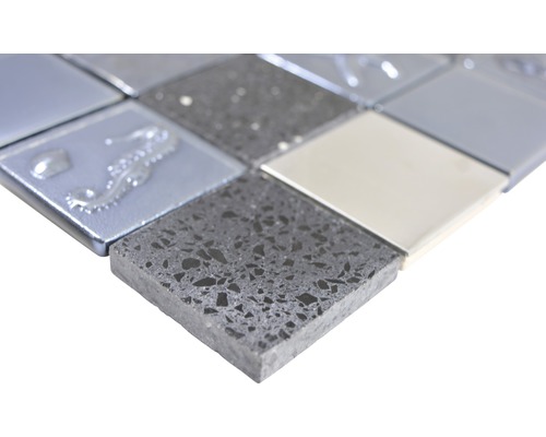 Carreau de mosaïque avec différents motifs et matériaux