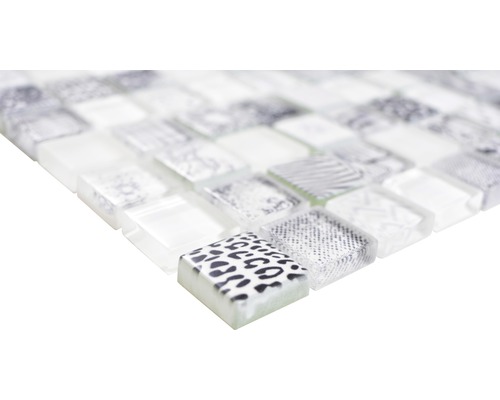 Mosaïque avec différents motifs