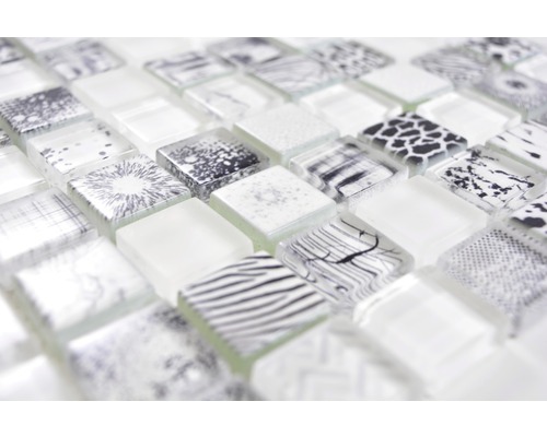 Carreaux de mosaïque en verre avec différents motifs