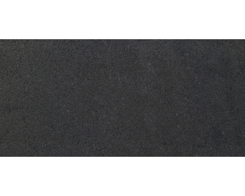 Dunkler Pflasterstein mit rauer Oberfläche