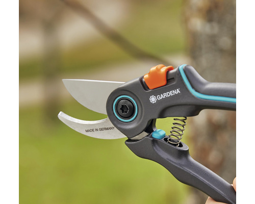 Gartenschere mit Klinge aus deutscher Fertigung von Gardena