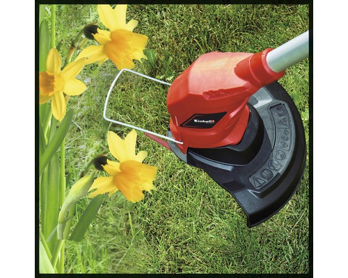 Logo Einhell Coupe-bordures en utilisation sur une pelouse