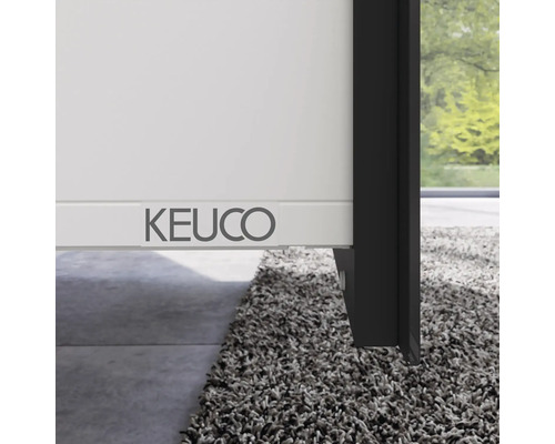 Keuco Logo auf einem Badezimmermöbel