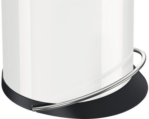 Vue détaillée d''une poubelle à pédale