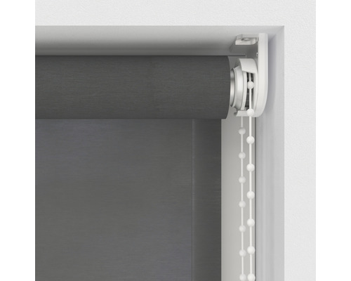 Graue Rollos mit Kettenzug zur Fensterdekoration und Lichtsteuerung