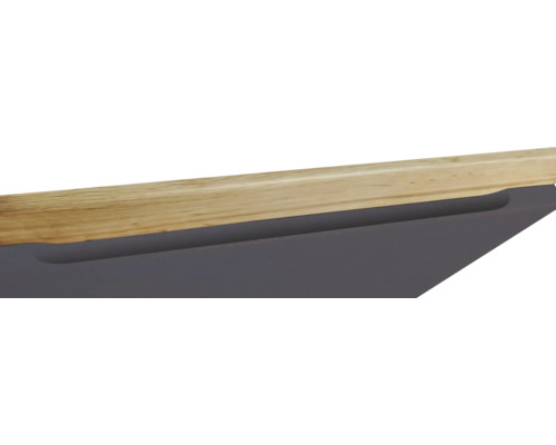 Gros plan sur une table en bois avec poignée