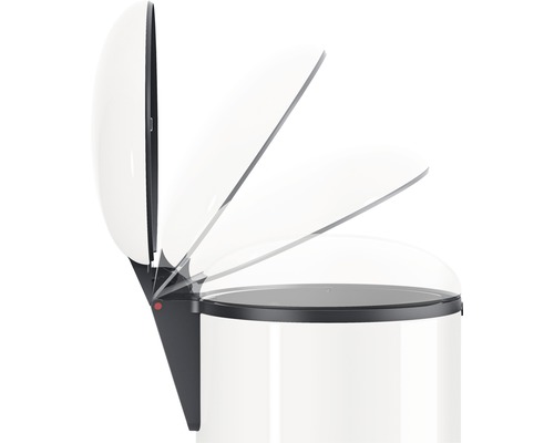 Poubelle à pédale avec couvercle ouvert