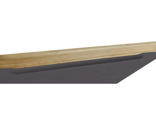 Detailansicht eines Möbelstücks mit Holzplatte und Griff