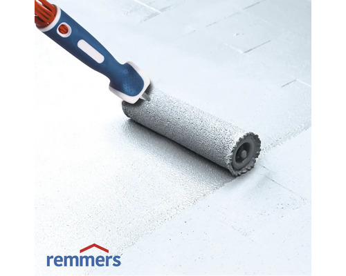 Rouleau de peinture appliquant de la peinture