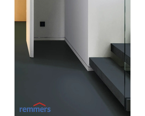 Couloir avec revêtement de sol et escalier