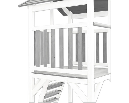 Vue détaillée d''une cabane en bois avec escalier et balustrade