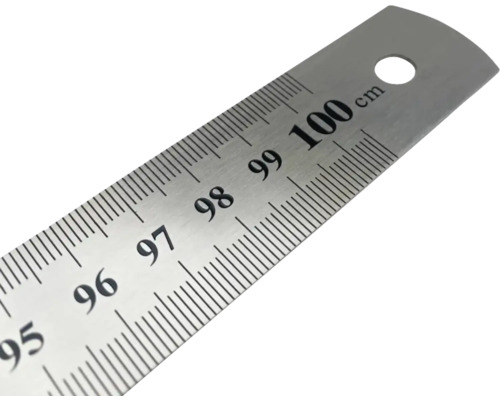 Ruban à mesurer en acier inoxydable avec échelle en centimètres et trou de suspension