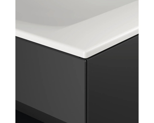 Detailansicht eines Badezimmermöbels mit Waschbeckenunterschrank