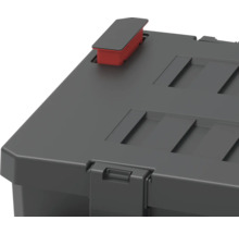 Vue détaillée d''une boîte à outils grise avec fermeture
