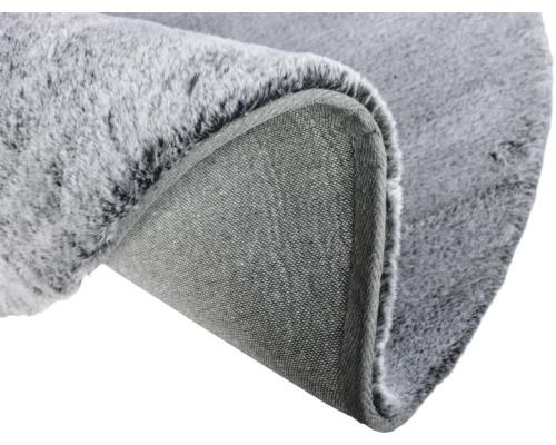 Grauer Teppich mit kurzem Flor und Textilrücken