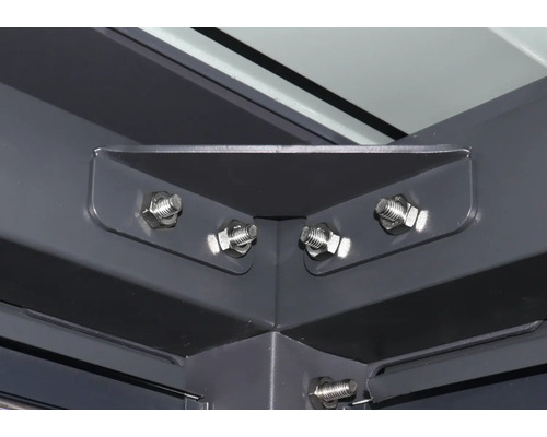 Vue détaillée d''un assemblage d''angle avec vis et écrous