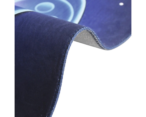 Detailansicht einer Teppichkante mit Einfassung