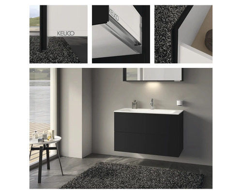 Modernes Badezimmer mit Waschbeckenunterschrank, Spiegel und Beistelltisch.