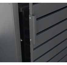 Detailaufnahme einer Mülltonnenbox mit Griff