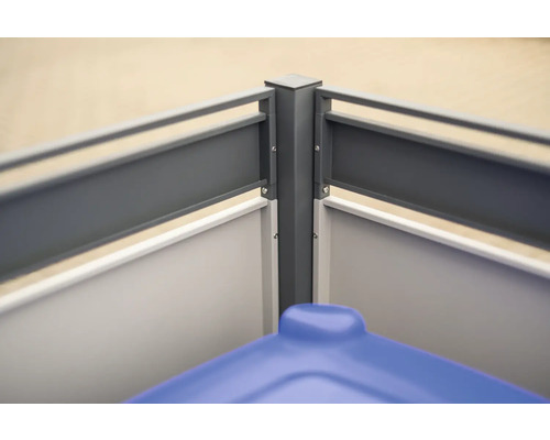 Vue détaillée d''un écran d''intimité avec un compartiment pour poubelles