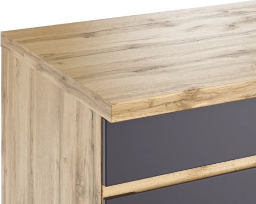 Gros plan d''une commode en bois avec tiroirs