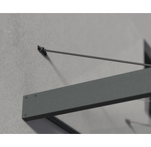 Vue détaillée d''un auvent fixé à un mur