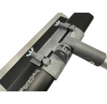 Gros plan d''une truelle à lisser avec rallonge de manche pour travaux de plâtrage