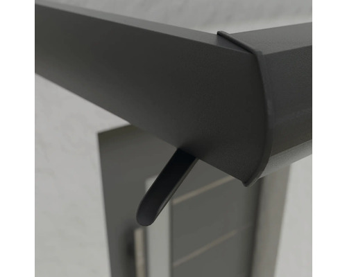 Detailansicht einer Haustürüberdachung aus Metall