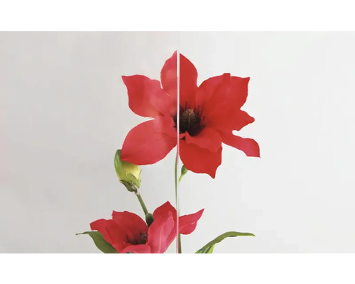 Dekorative Kunstblume mit Blüten und Knospen