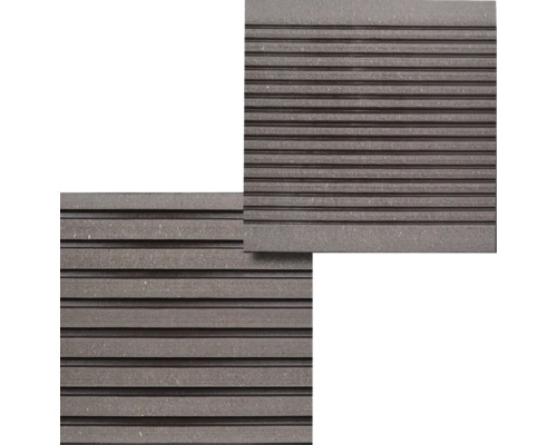 Lames de terrasse en bois avec surface rainurée